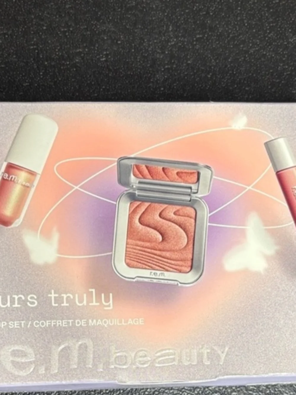 R. E. M Beauty Yours Truly 3 Piece Makeup set NIB ✨ FREE GIFT WITH ANY ORDER ✨